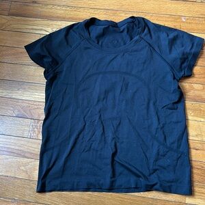 Lululemon Switfly Tech Short Sleeve t shirt 2.0 - size 8